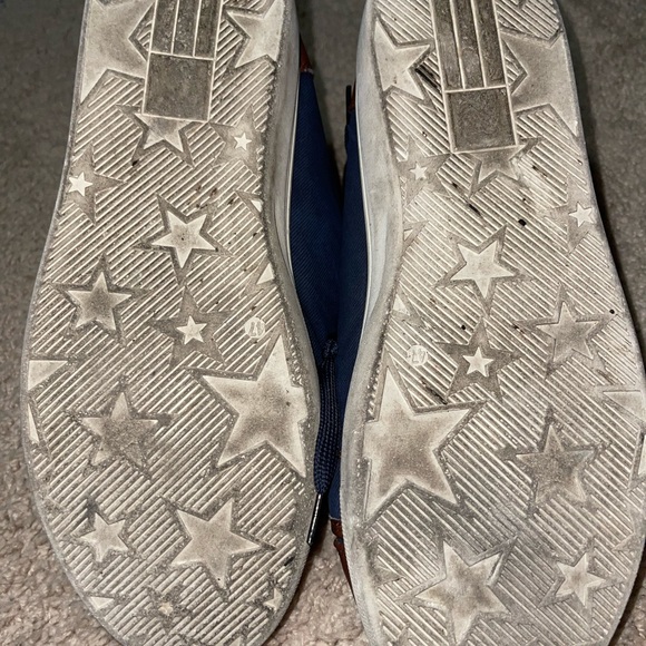 Men’s Sneakers - Picture 6 of 7